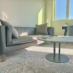 Penthouse With Views In Hollywood - One Bedroom W Parking